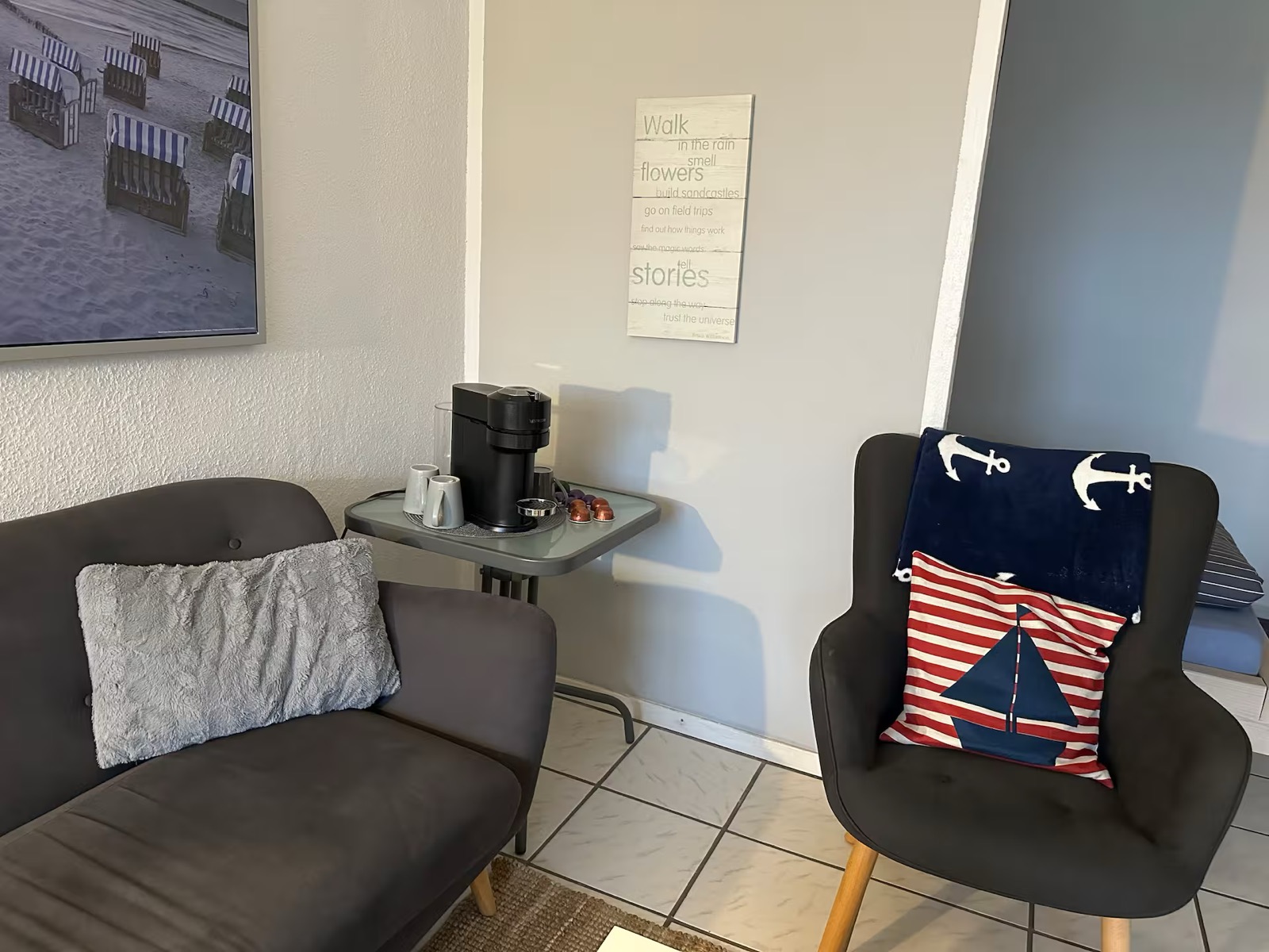 Sitzecke mit Kaffeemaschine