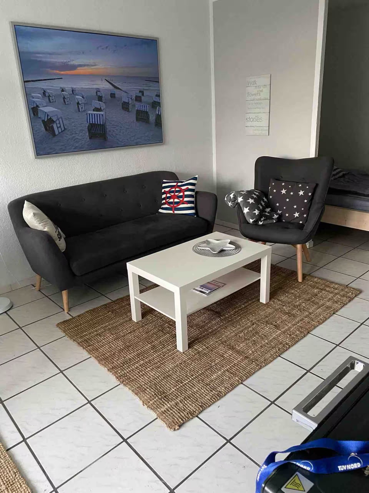 Sofa-Ecke mit Strandbild
